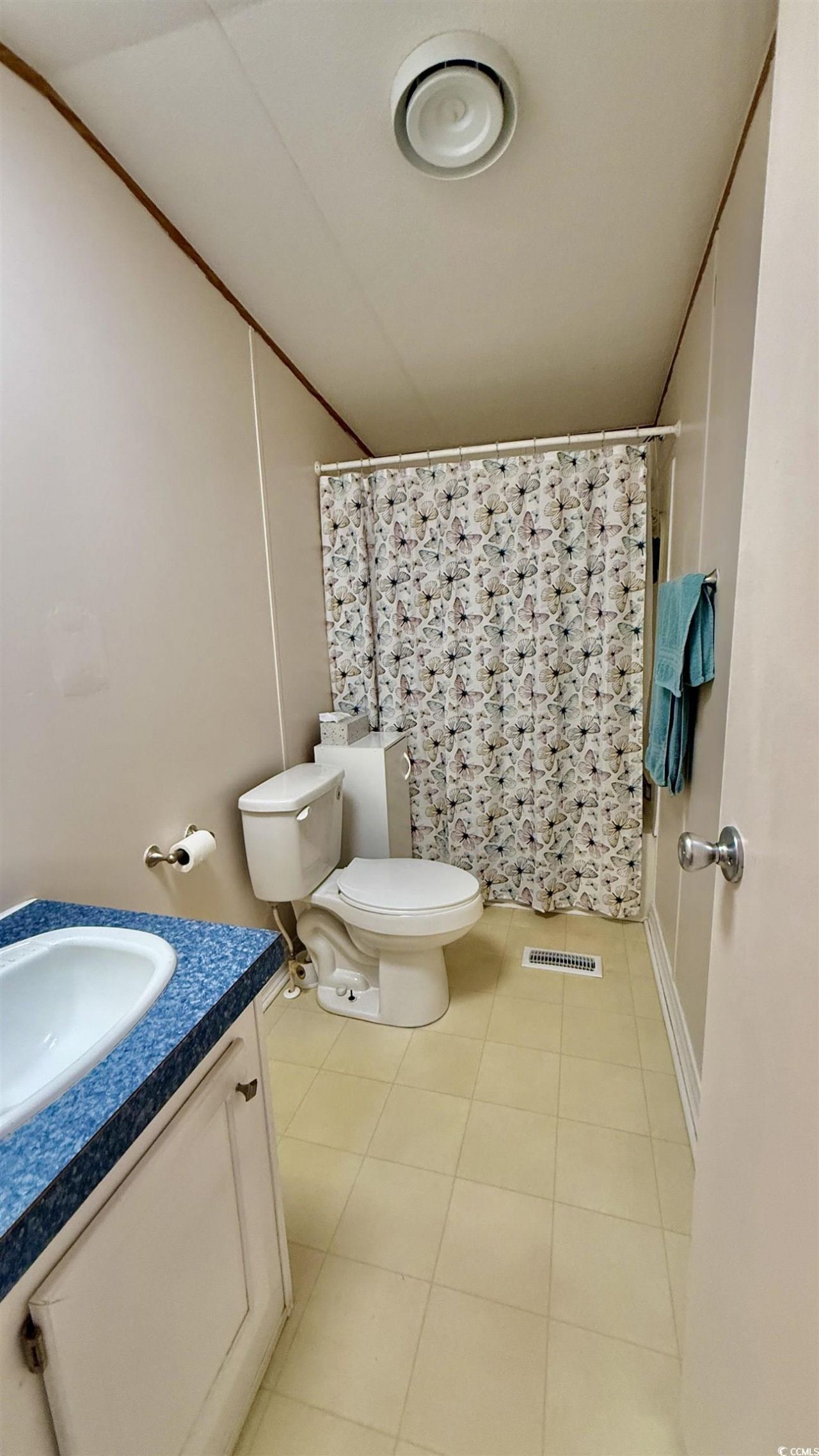 1056 Hunter Way Photo 11