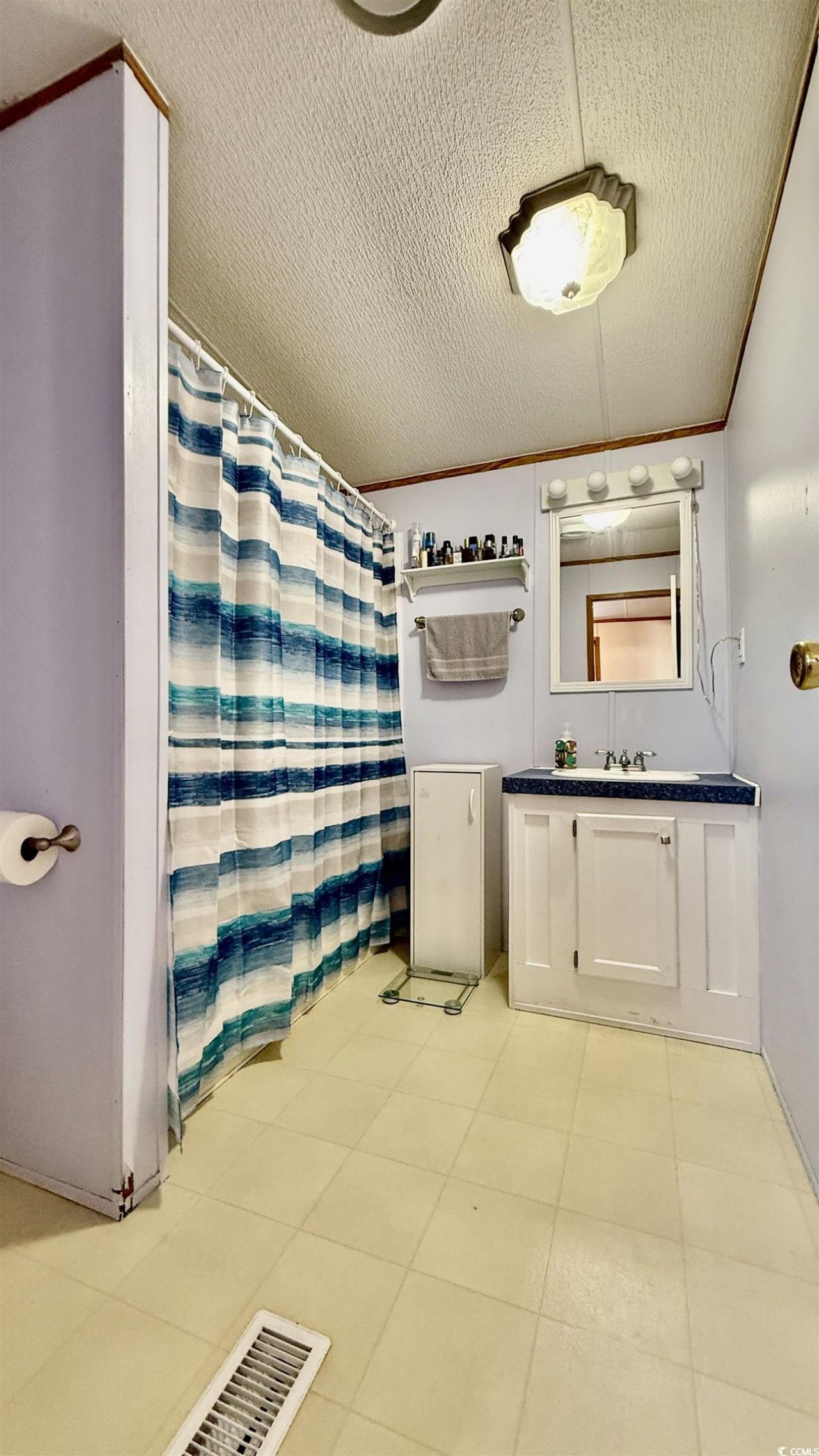 1056 Hunter Way Photo 17