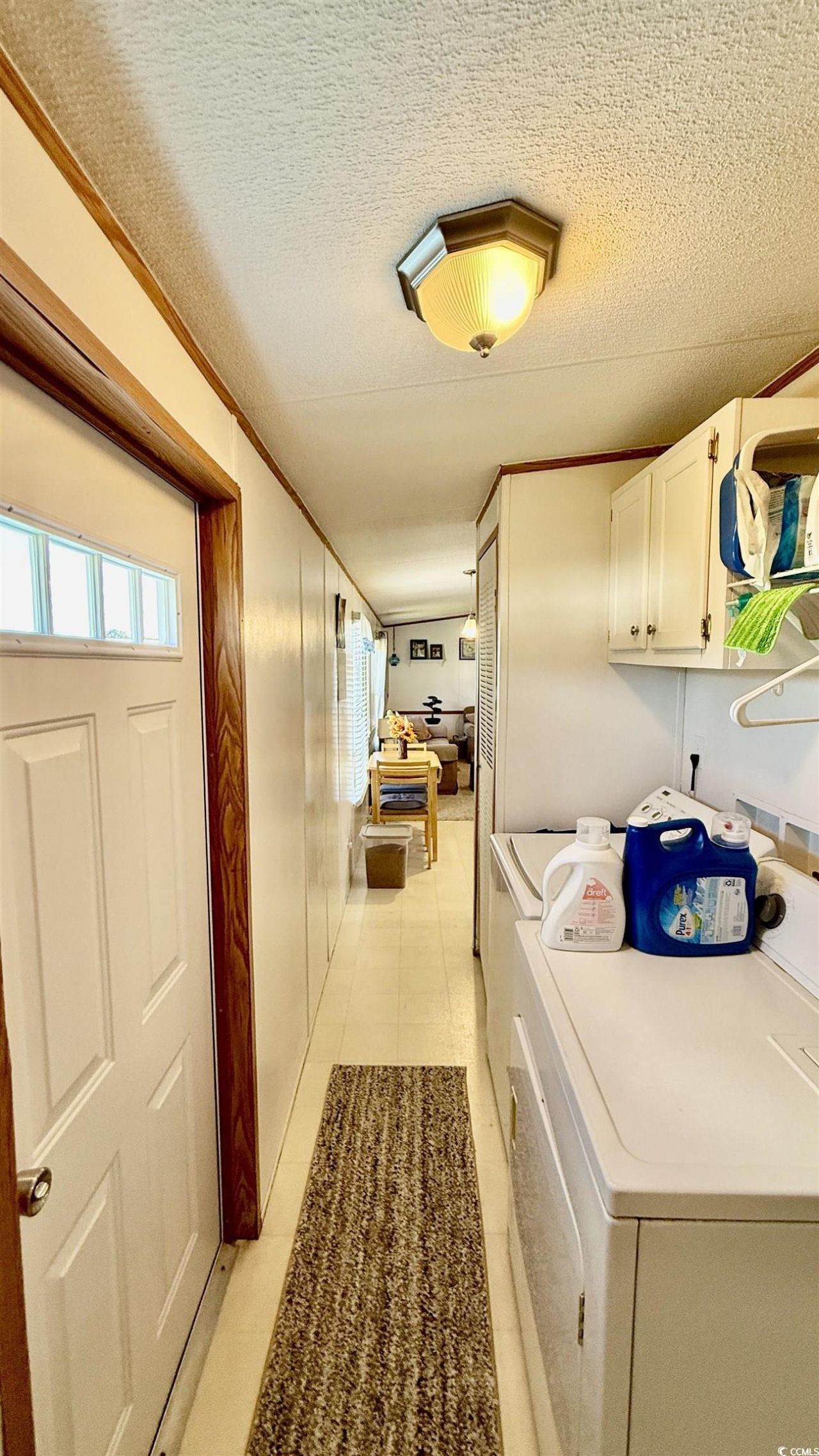 1056 Hunter Way Photo 19