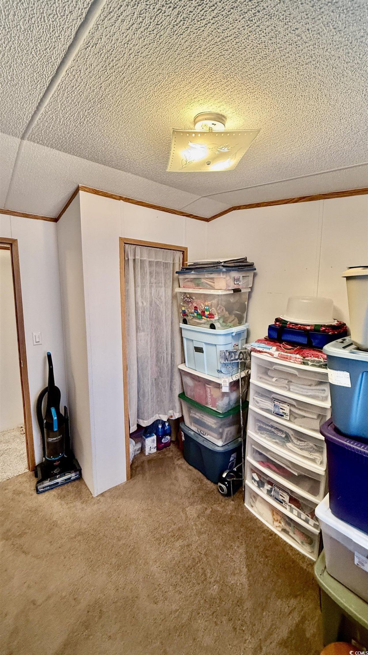 1056 Hunter Way Photo 21