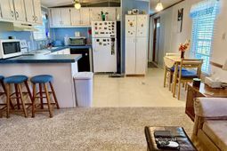 1056 Hunter Way photo 4