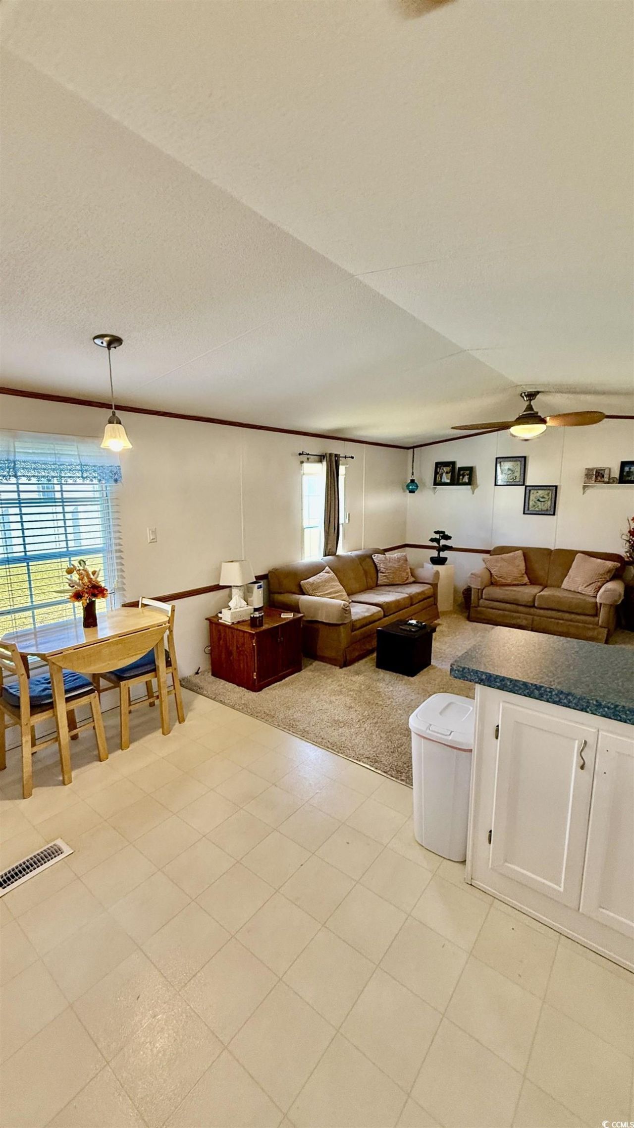 1056 Hunter Way Photo 7