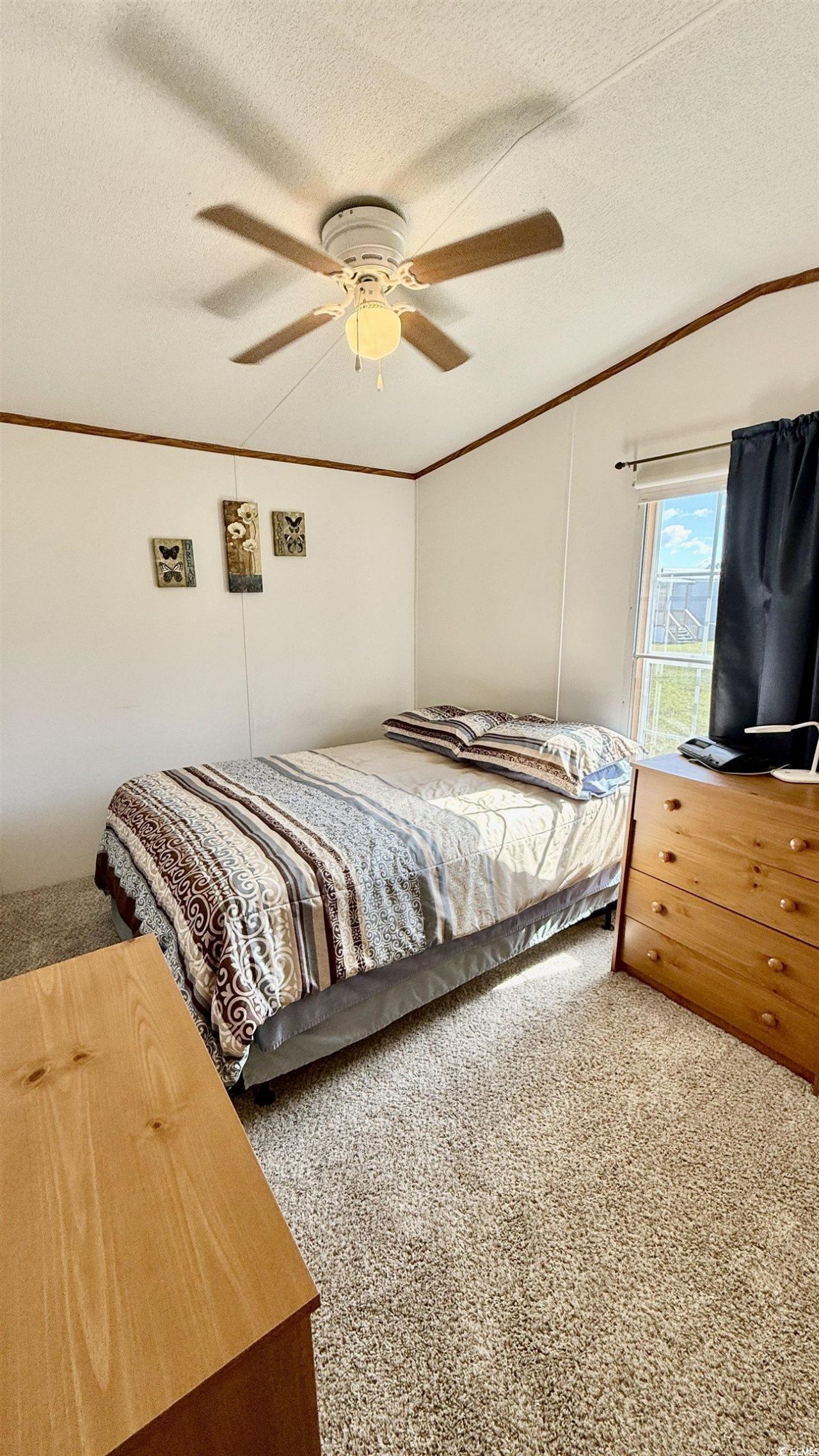 1056 Hunter Way Photo 8