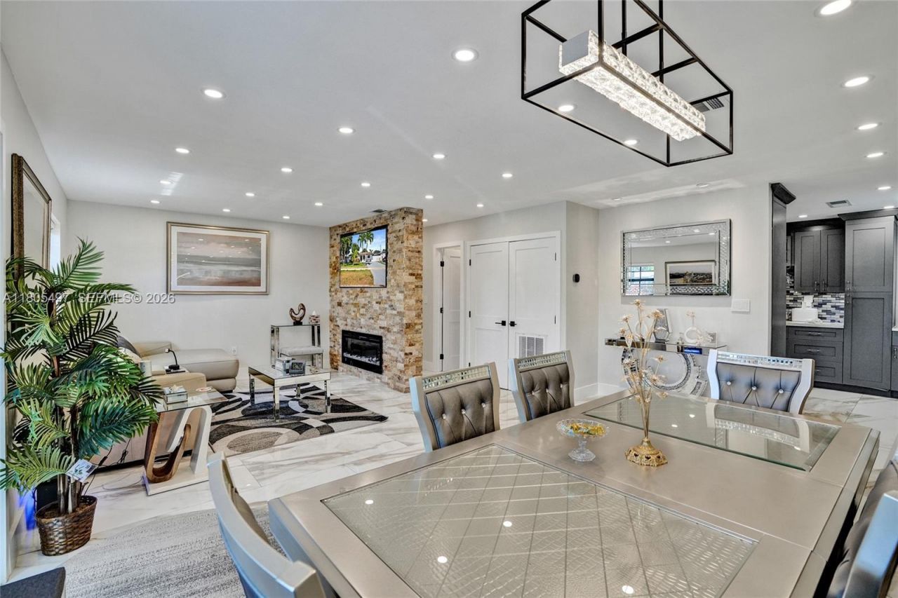 6761 Allen St, Hollywood, FL 33024 Photo