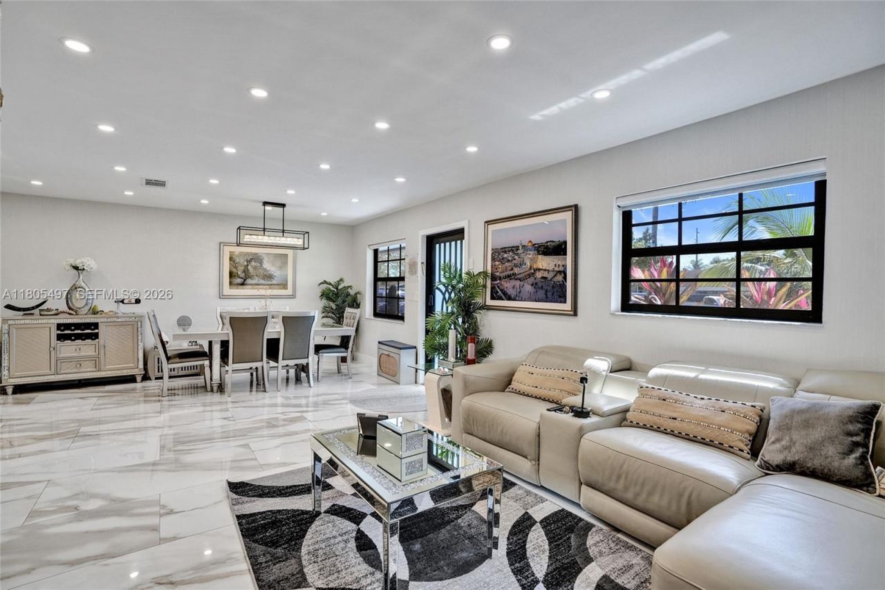 6761 Allen St, Hollywood, FL 33024 Photo