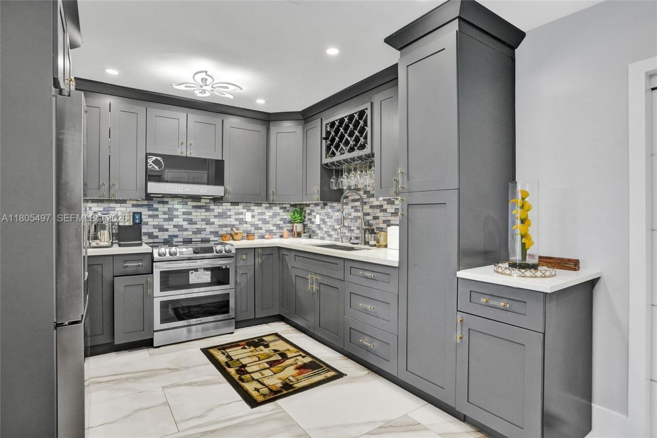 6761 Allen St, Hollywood, FL 33024 Photo