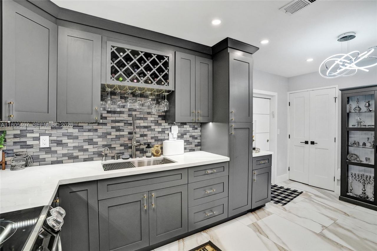 6761 Allen St, Hollywood, FL 33024 Photo