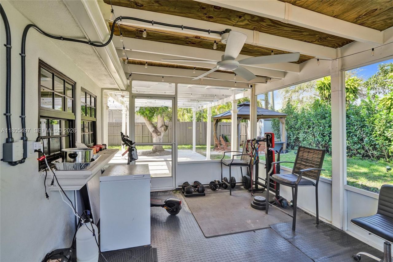 6761 Allen St, Hollywood, FL 33024 Photo