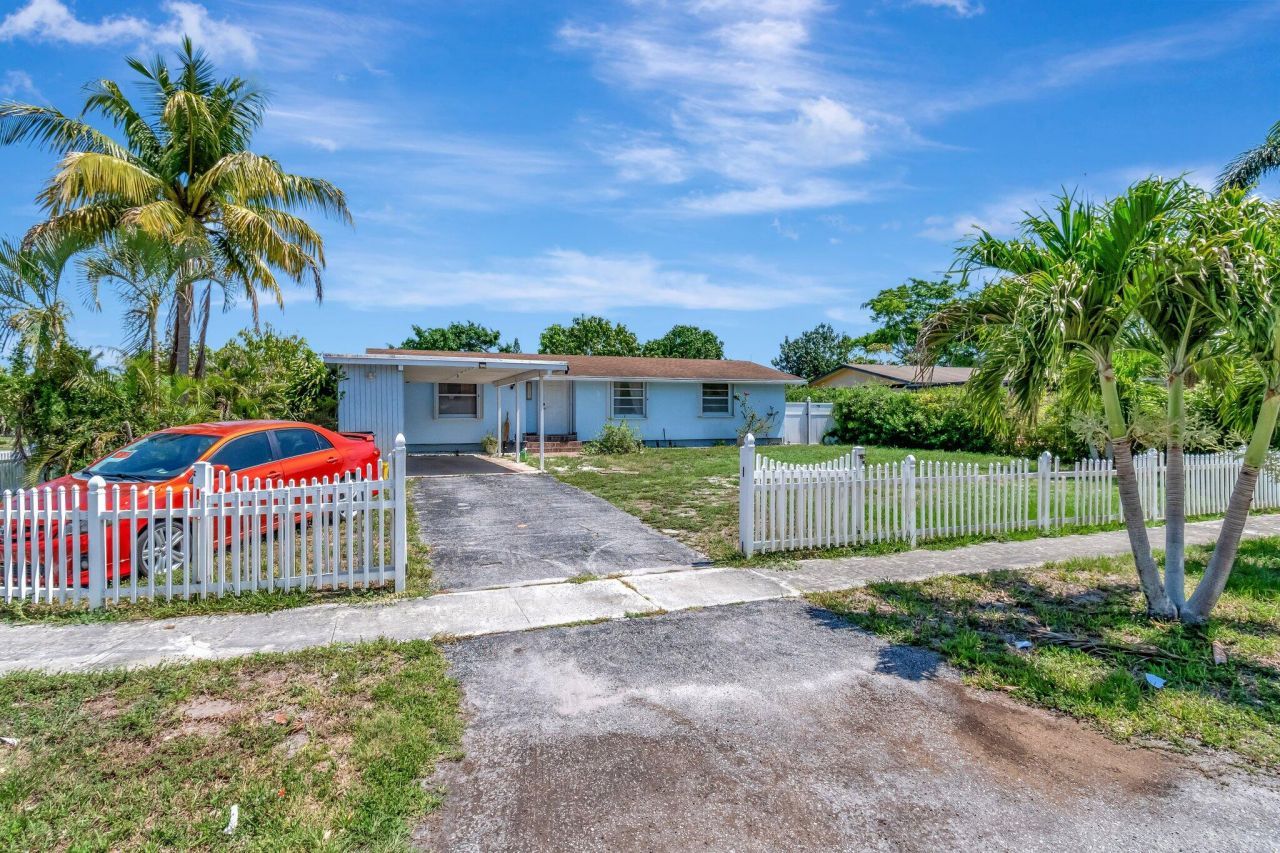 3935 Chickasha Road, Atlantis, FL 33462 Photo