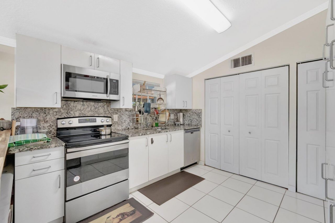 3935 Chickasha Road, Atlantis, FL 33462 Photo