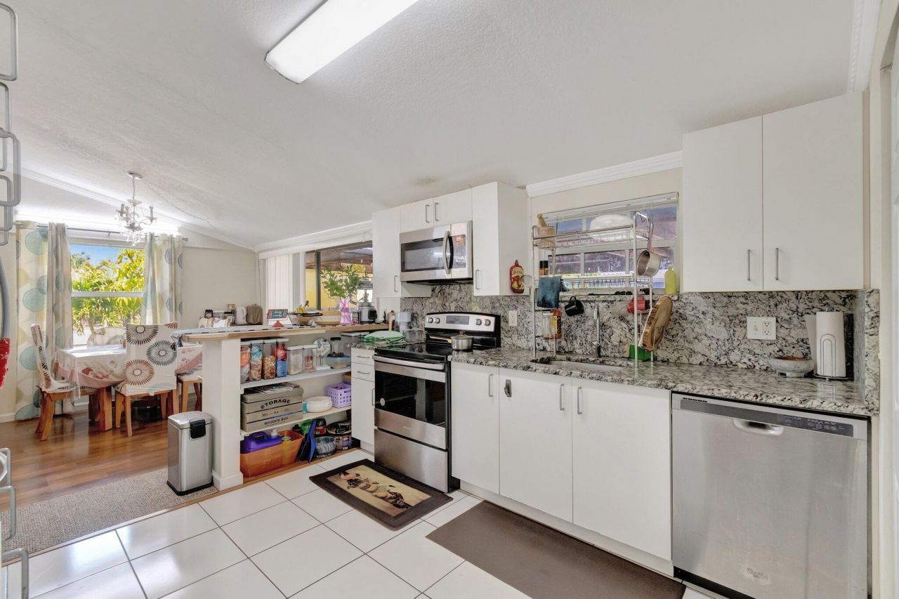 3935 Chickasha Road, Atlantis, FL 33462 Photo