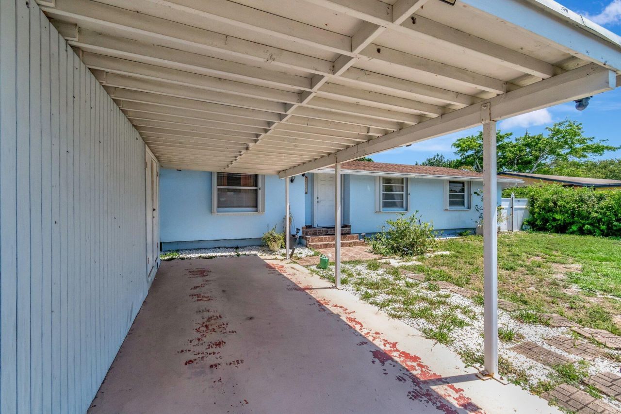 3935 Chickasha Road, Atlantis, FL 33462 Photo