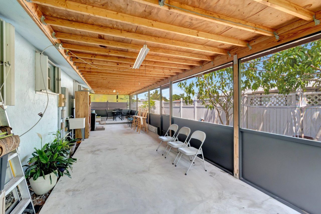 3935 Chickasha Road, Atlantis, FL 33462 Photo