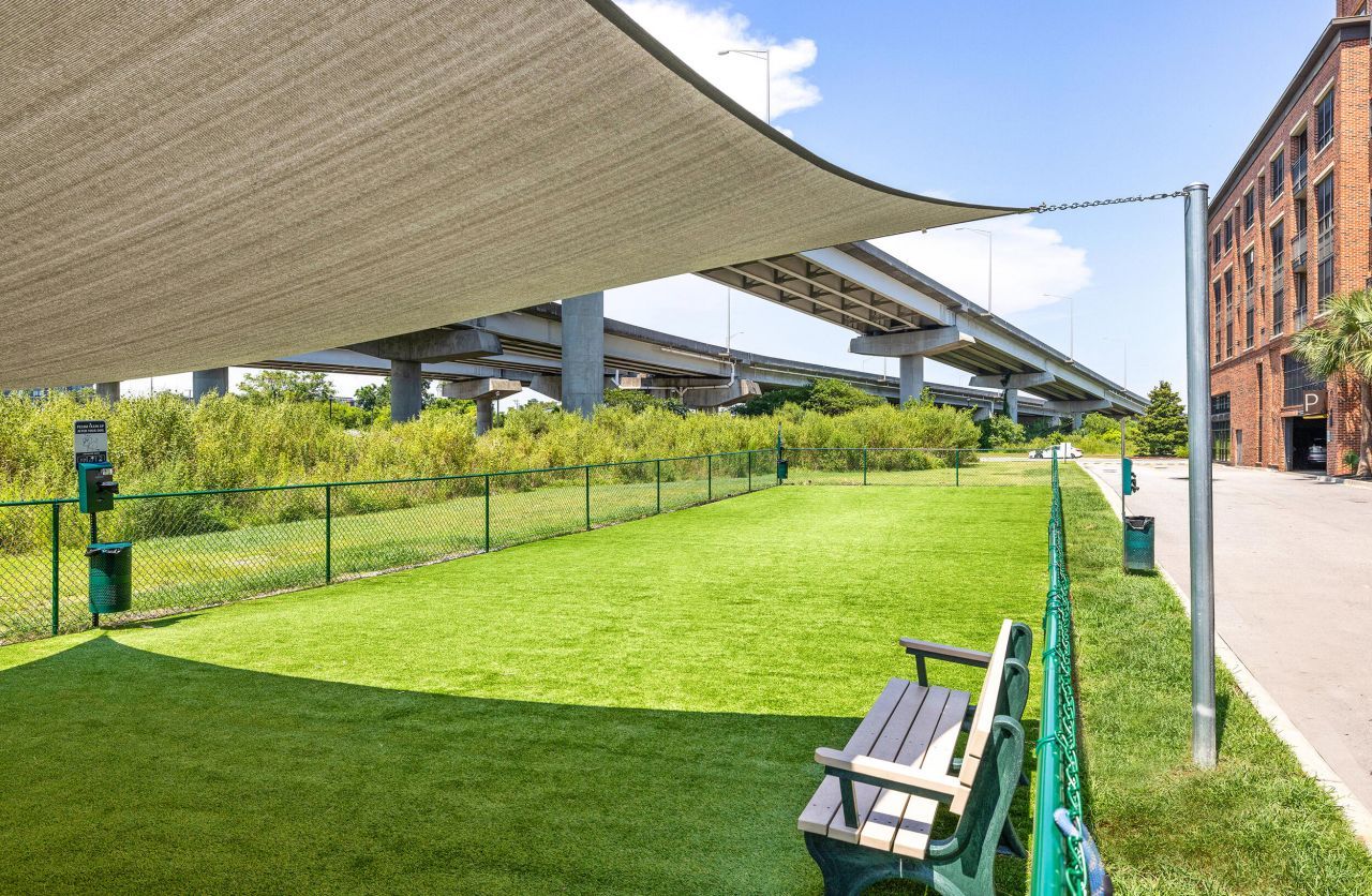 601 Meeting Street Photo 7