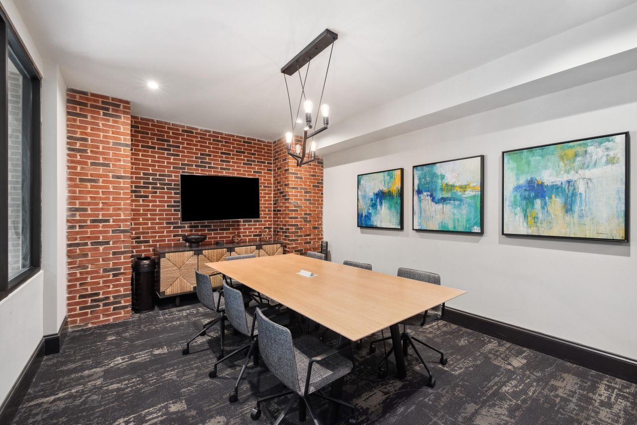 601 Meeting Street Photo 18