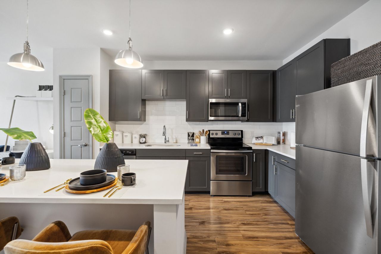 601 Meeting Street Photo 24