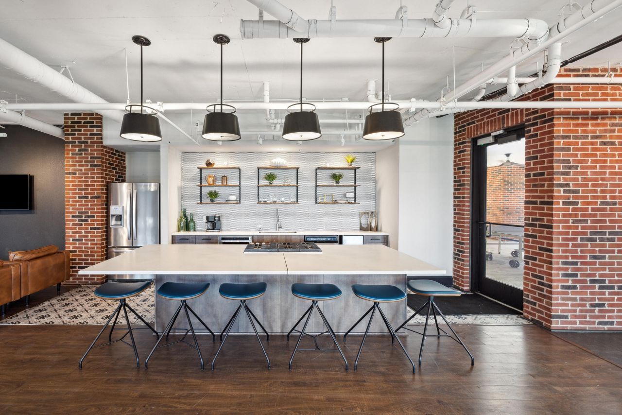 601 Meeting Street Photo 23