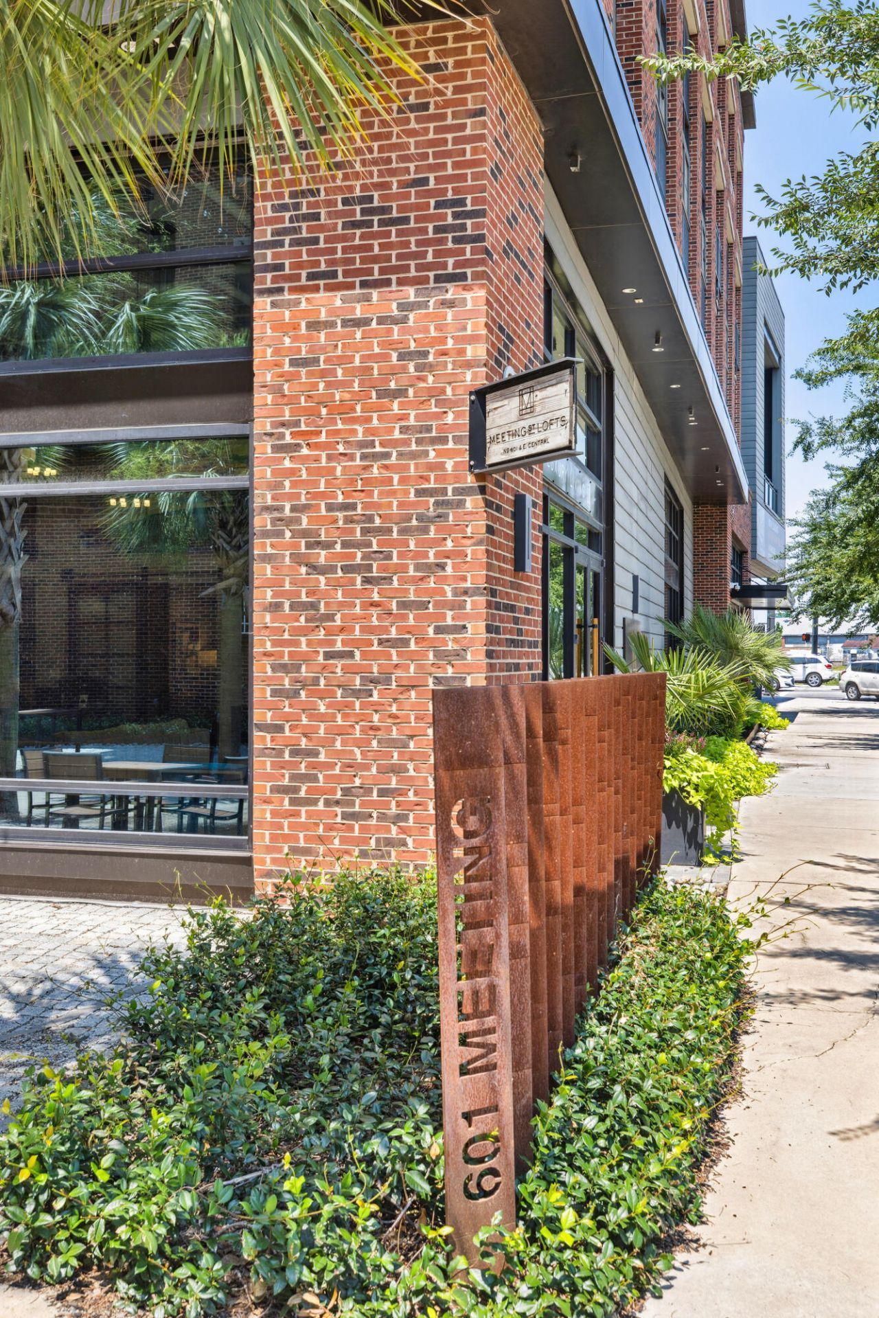 601 Meeting Street Photo 8