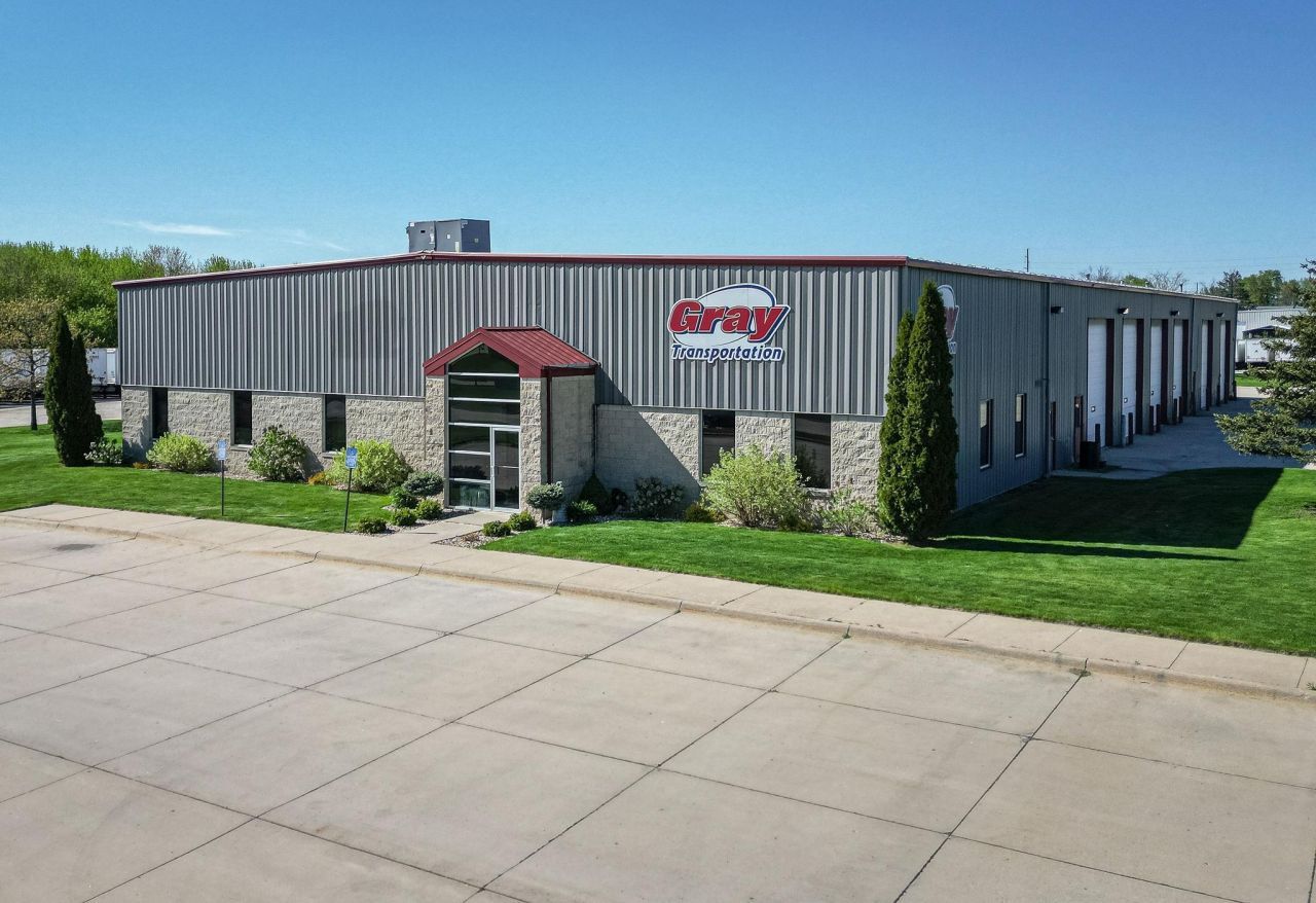 2459 Gt Drive, Waterloo, IA 50703 Main Photo