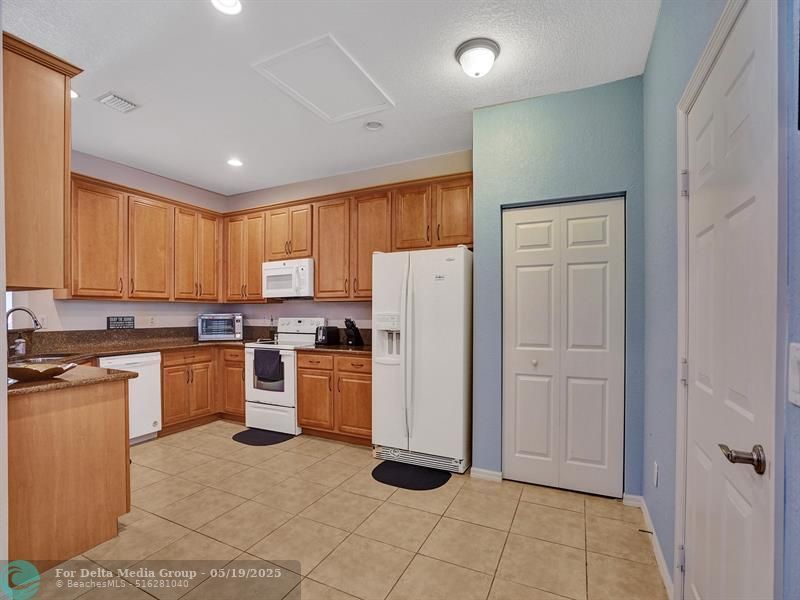 5810 Hampton Hills Boulevard, Tamarac, FL 33321 Photo