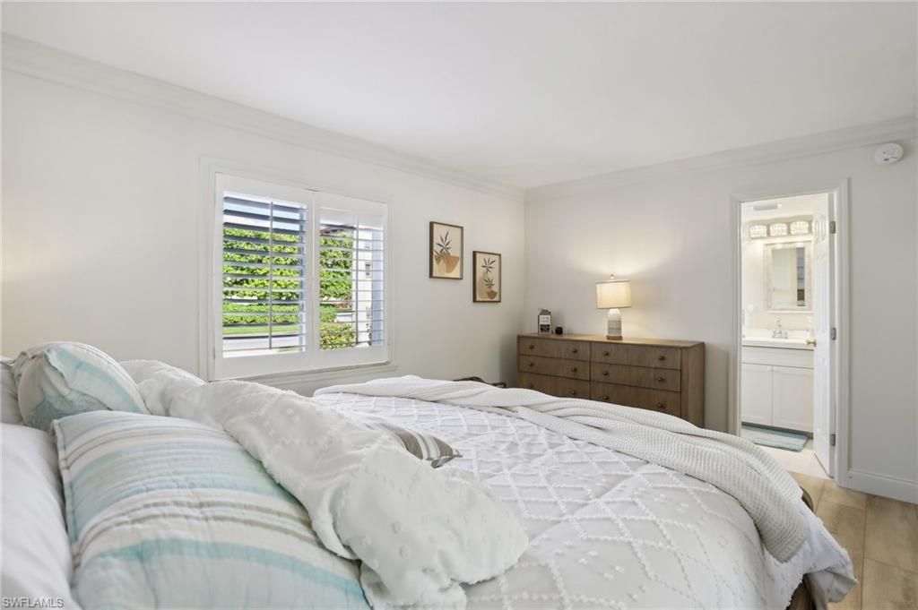 980 7th Ave S, Unit 104, Naples, FL 34102 Photo