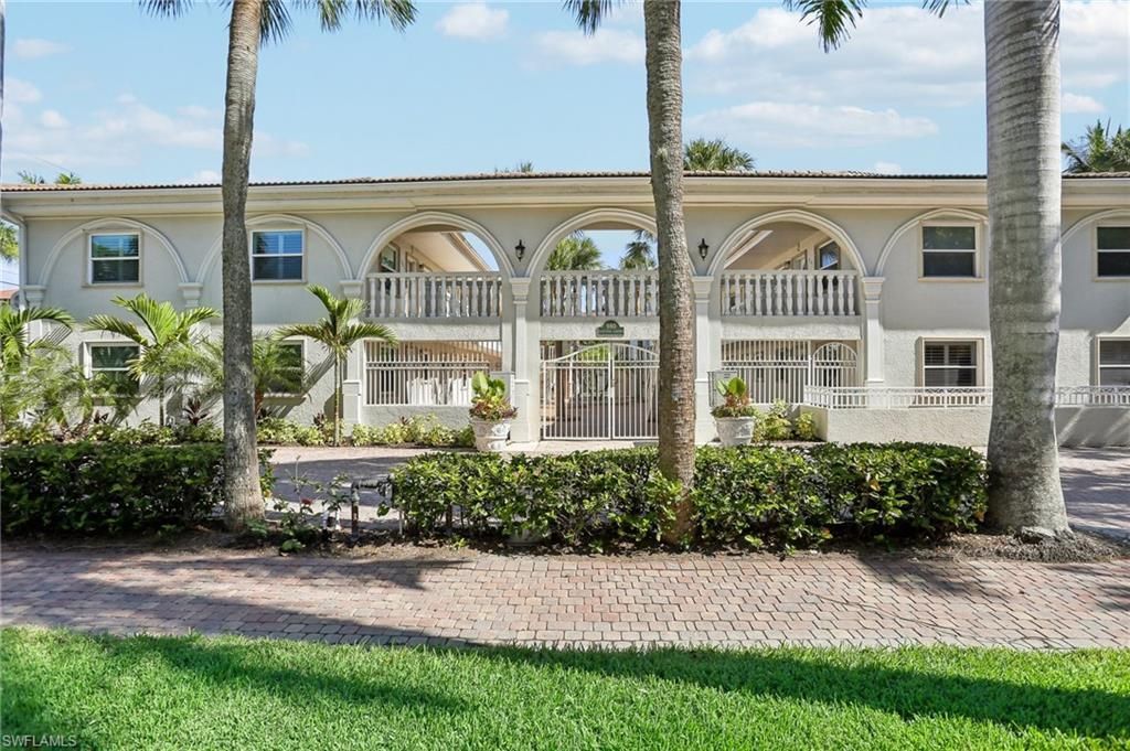 980 7th Ave S, Unit 104, Naples, FL 34102 Photo