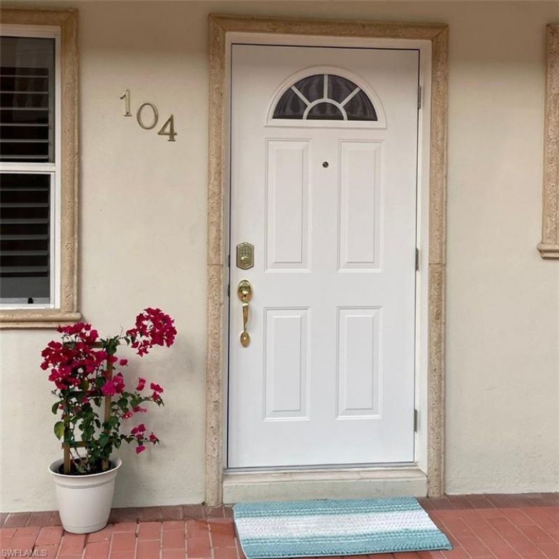 980 7th Ave S, Unit 104, Naples, FL 34102 Photo