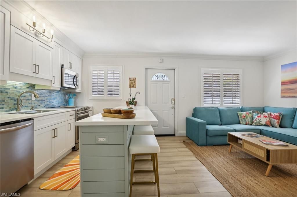 980 7th Ave S, Unit 104, Naples, FL 34102 Photo