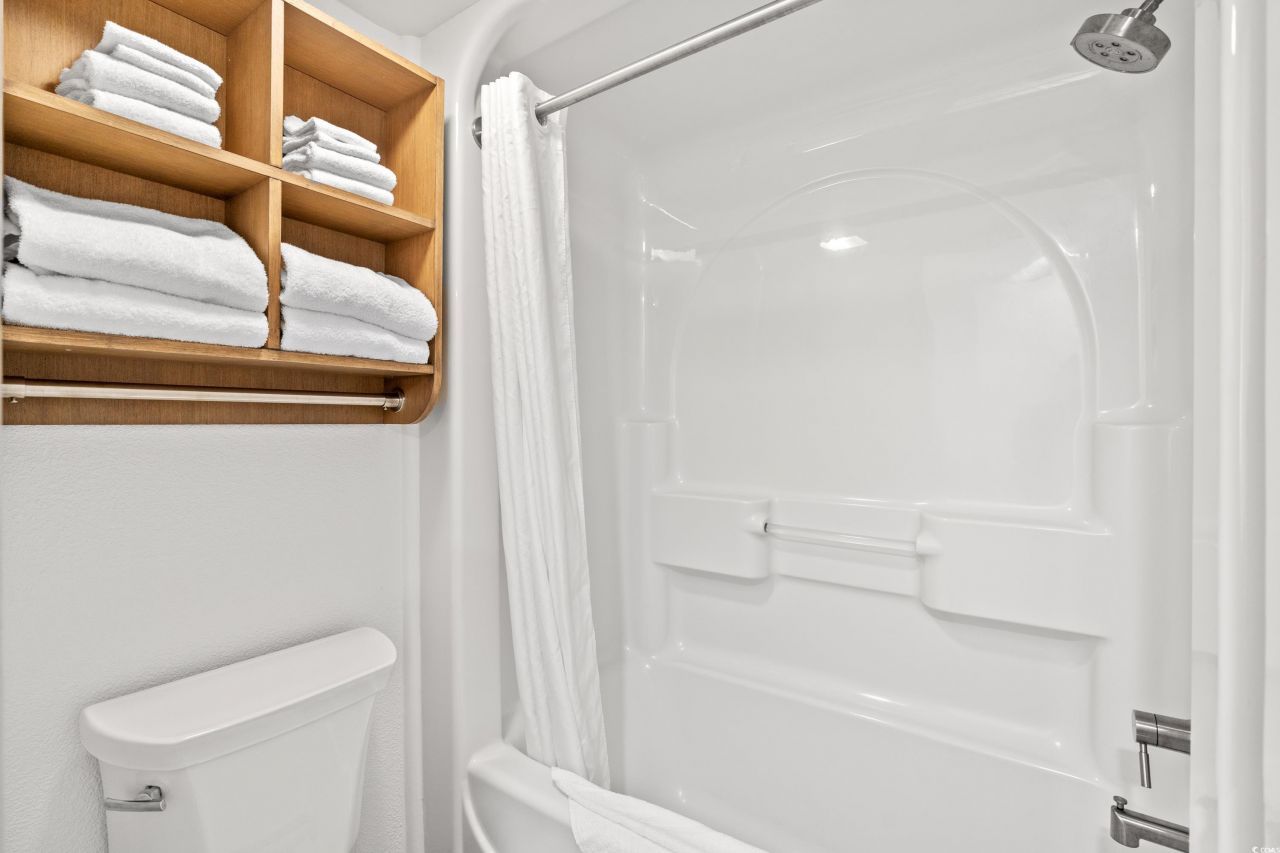 3000 N Ocean Blvd. N Photo 16