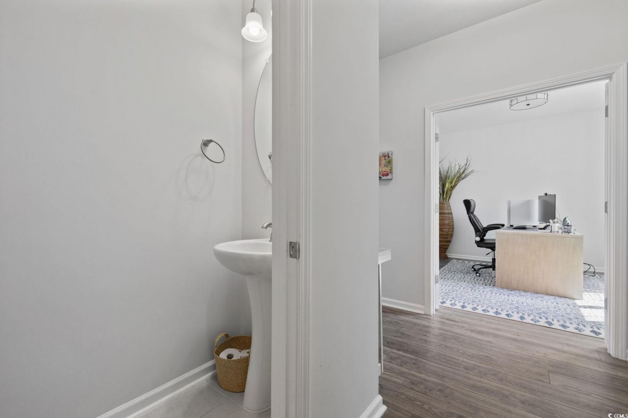 4410 Honir Dr. Photo 8