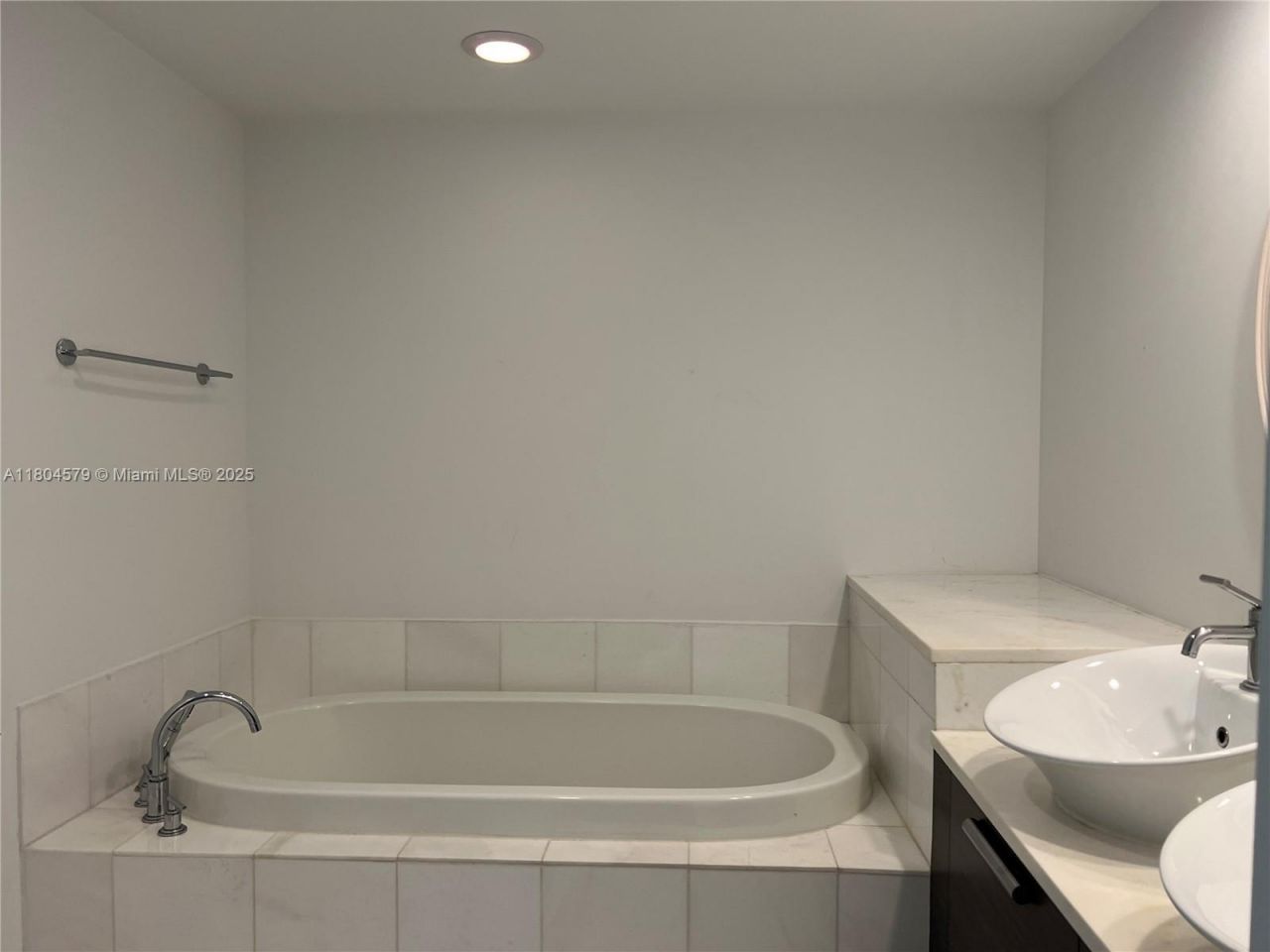 2950 NE 188th St, Unit 444, Aventura, FL 33180 Photo