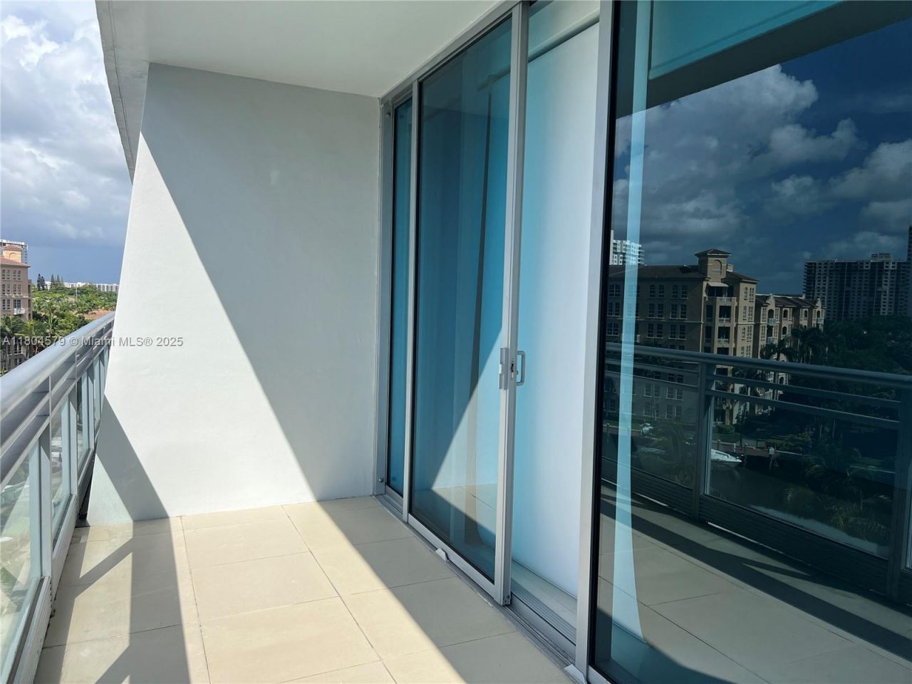 2950 NE 188th St, Unit 444, Aventura, FL 33180 Photo