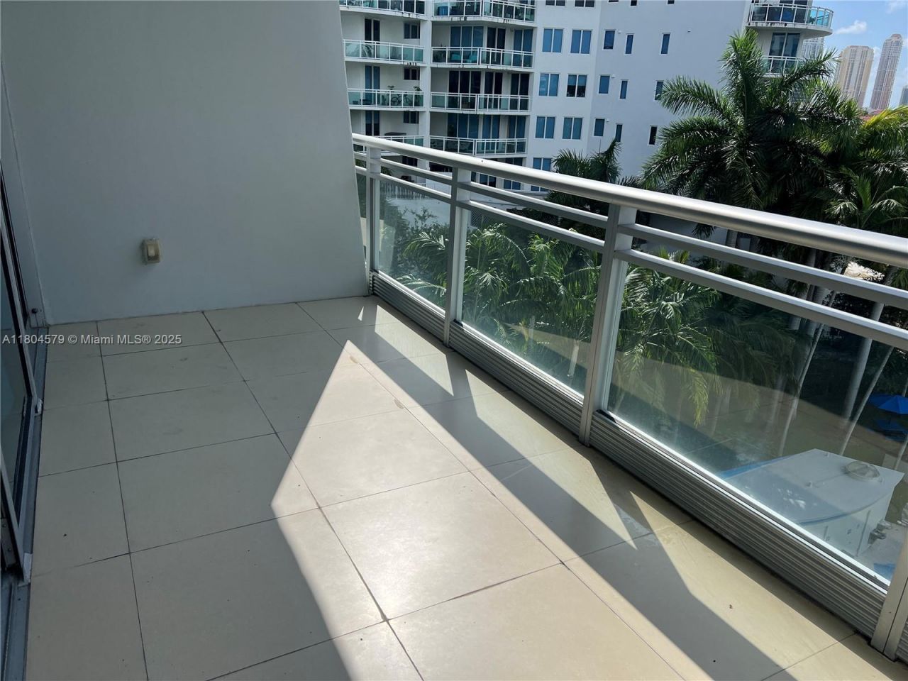 2950 NE 188th St, Unit 444, Aventura, FL 33180 Photo