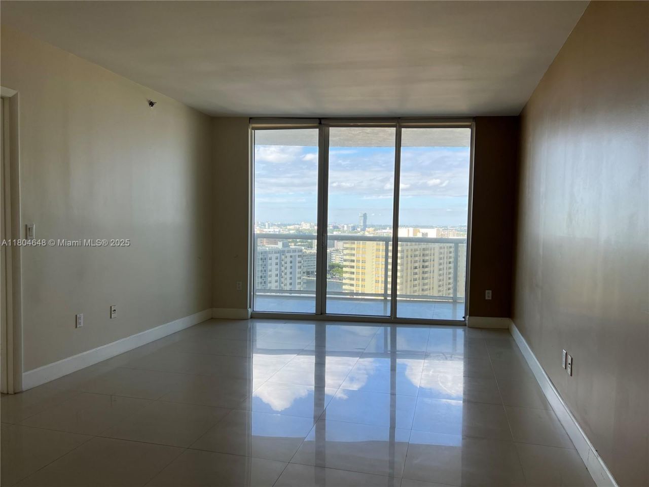 1800 S Ocean Dr, Unit 2006, Hallandale Beach, FL 33009 Photo
