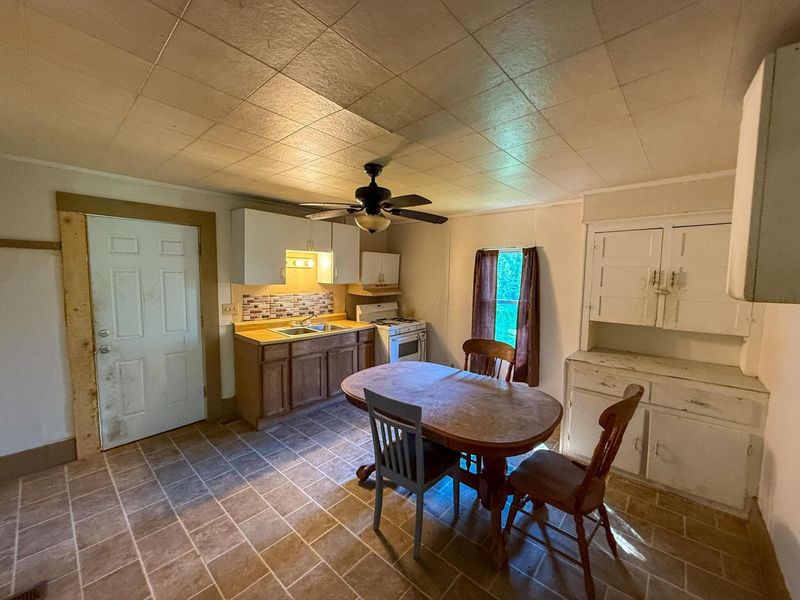 140 Sycamore Street, Glouster, OH 45732 Photo 9