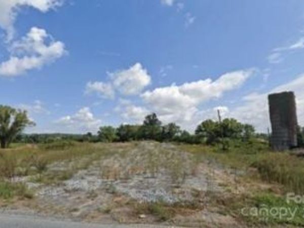 4165 Haywood Road, Mills River, NC 28759