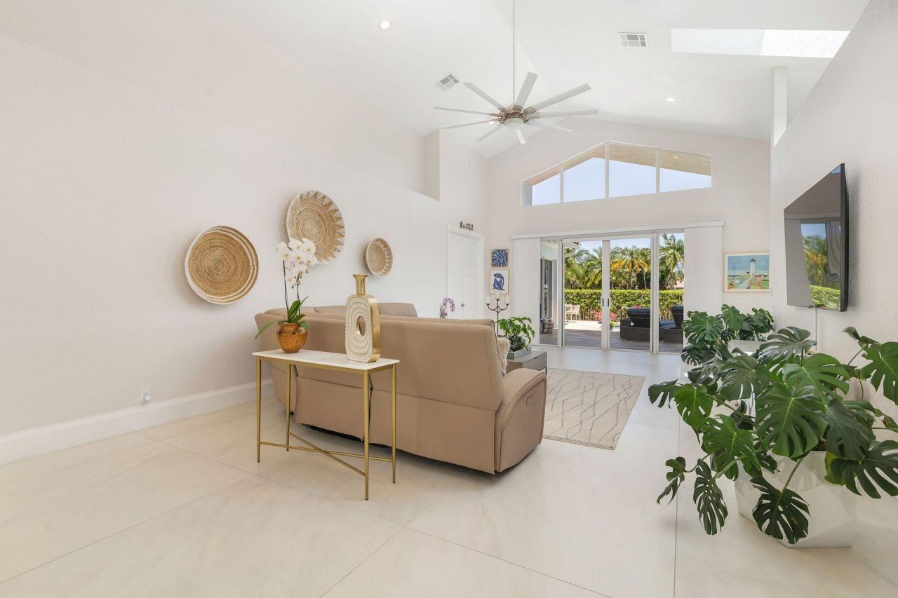 8270 Bob O Link Drive, West Palm Beach, FL 33412 Photo