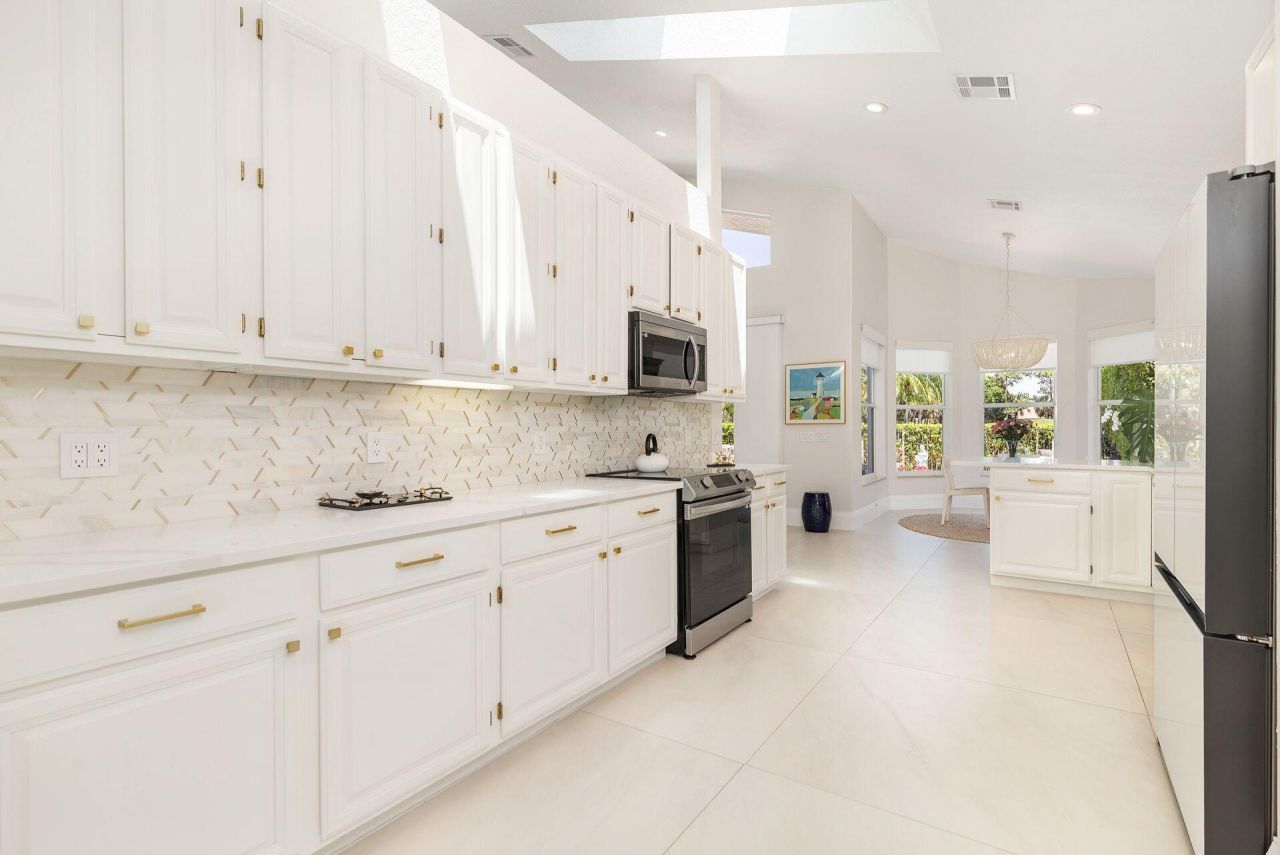 8270 Bob O Link Drive, West Palm Beach, FL 33412 Photo