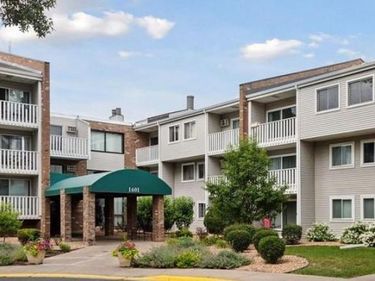 1601 N Innsbruck Drive, Unit 319, Fridley, MN 55432