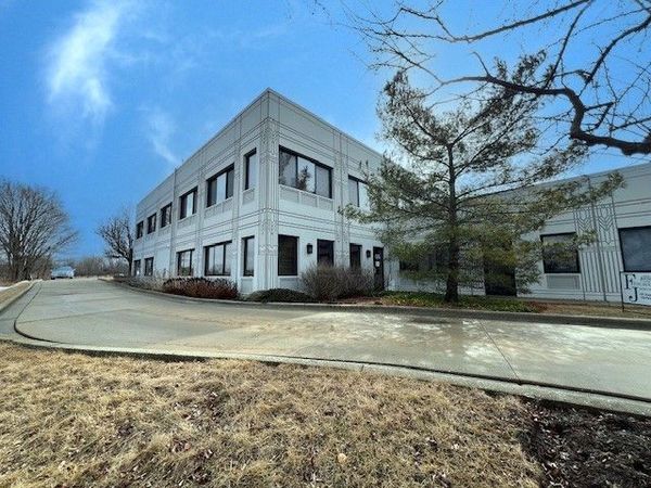 707 Ridgeview Drive, McHenry, IL 60050