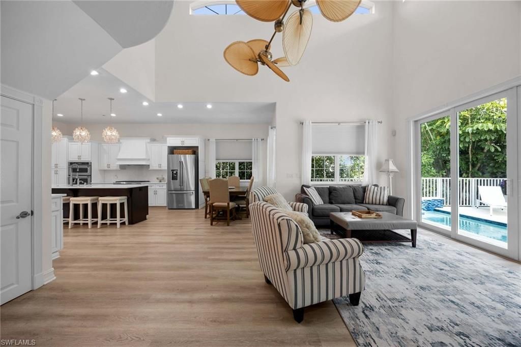 160 3rd St N, Naples, FL 34102 Photo