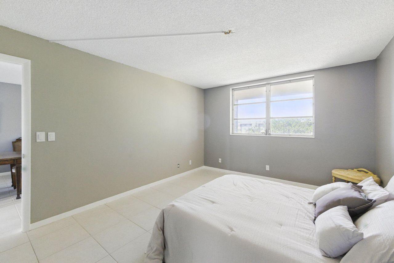 2951 NW 46th Avenue, Unit 407, Lauderdale Lakes, FL 33313 Photo