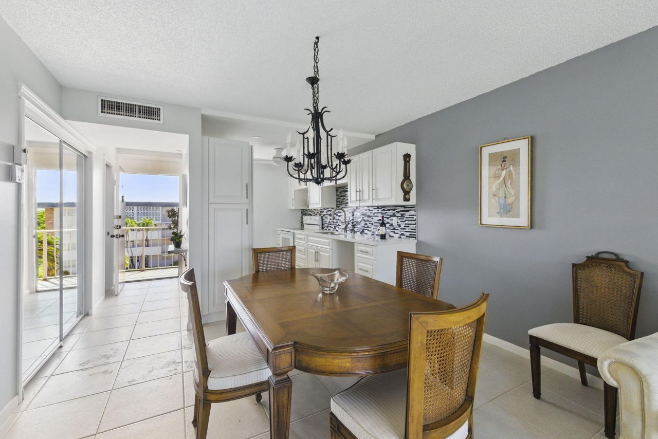 2951 NW 46th Avenue, Unit 407, Lauderdale Lakes, FL 33313 Photo