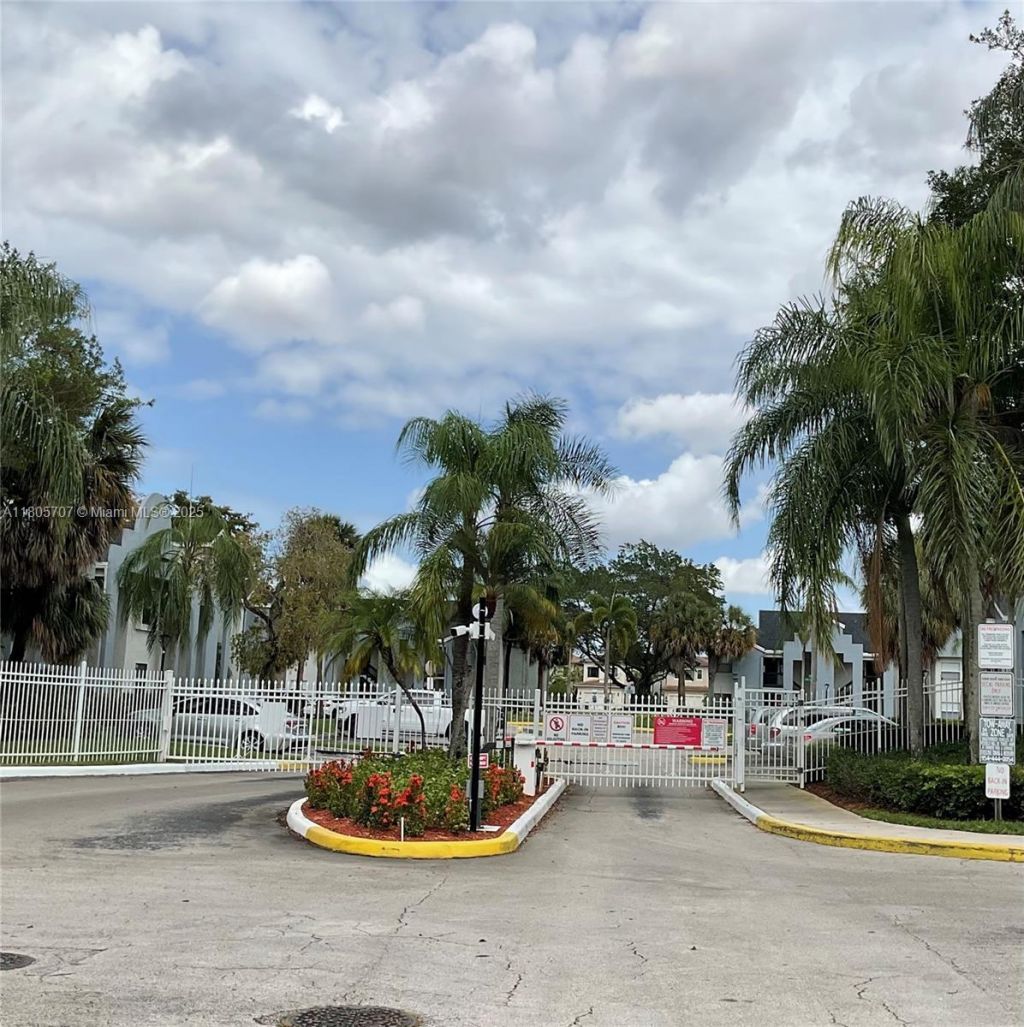 Please Call For Address, Unit 301, Pembroke Pines, FL 33025 Photo