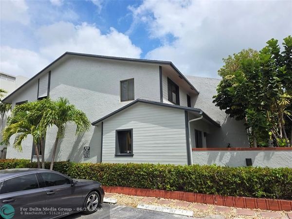 817 SE 12th Ct, Unit 1, Fort Lauderdale, FL 33316