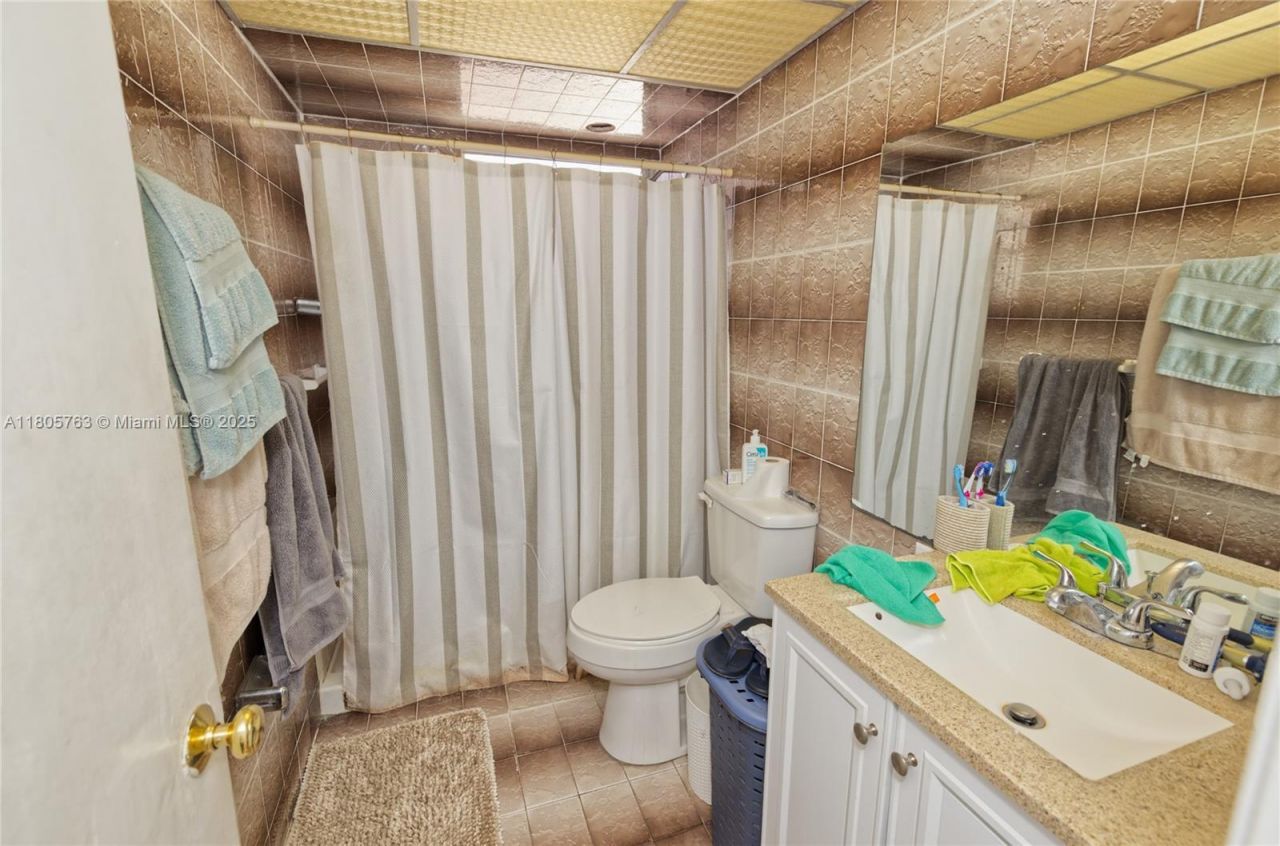 1750 W 46th St, Unit 503, Hialeah, FL 33012 Photo