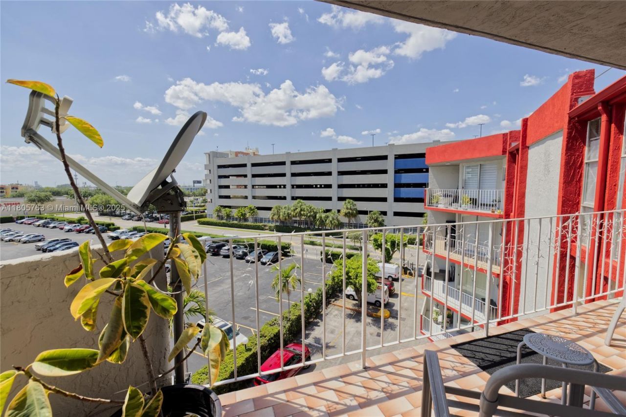 1750 W 46th St, Unit 503, Hialeah, FL 33012 Photo
