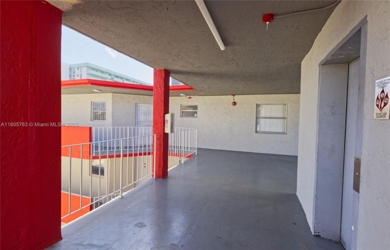 1750 W 46th St, Unit 503, Hialeah, FL 33012 Photo