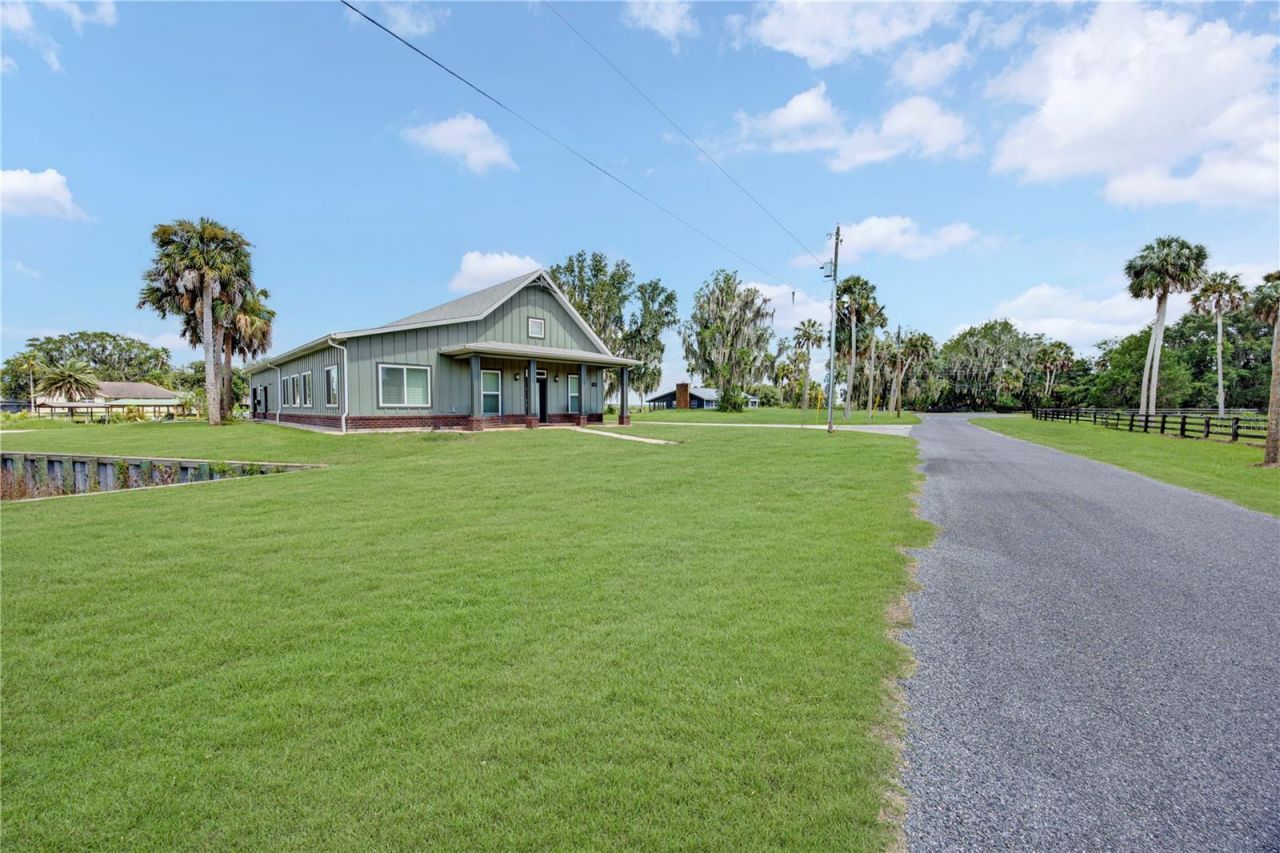 3943 NW 219th Street Road, Micanopy, FL 32667 Photo