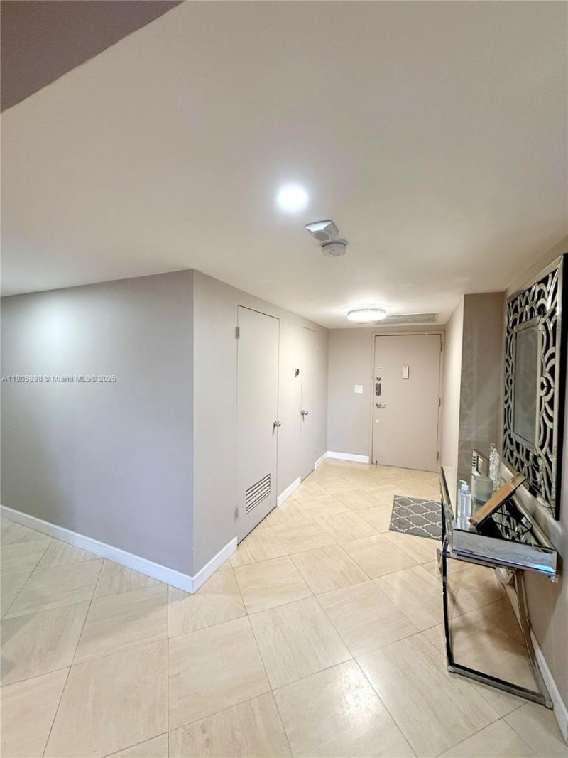 800 NE 195th St, Unit 720, Miami, FL 33179 Photo